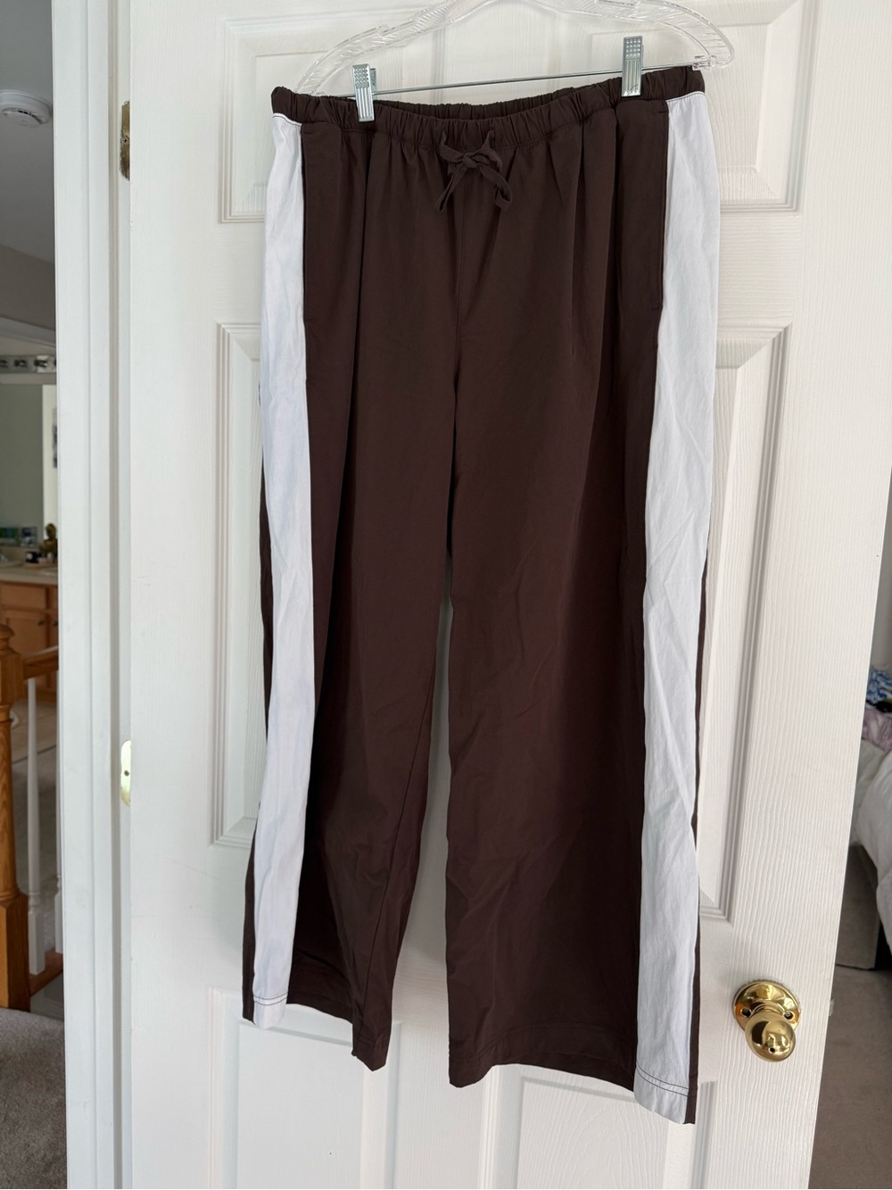 Trek Tech petite lightweight Old Navy pants in Black Coffee!